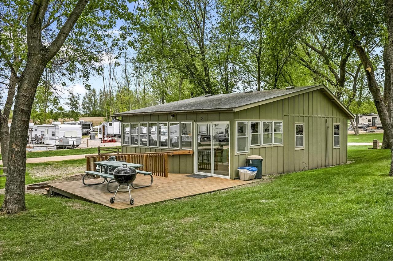 Swan Lake Resort & Campground Fergus Falls Екстериор снимка