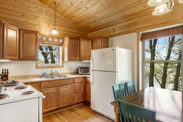 Swan Lake Resort & Campground Fergus Falls Екстериор снимка