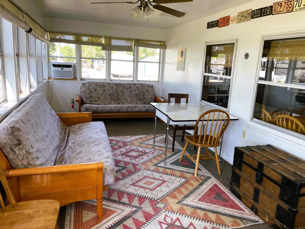 Swan Lake Resort & Campground Fergus Falls Екстериор снимка
