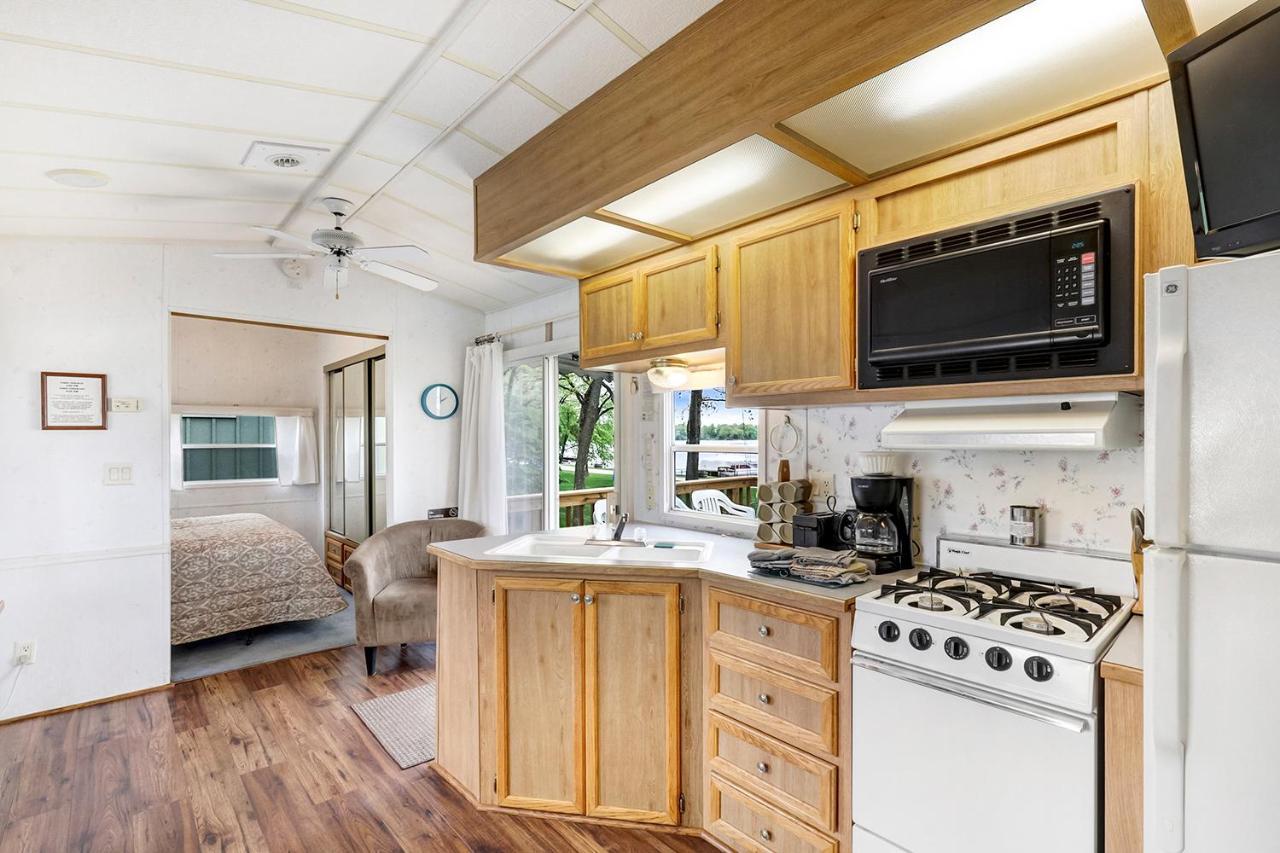 Swan Lake Resort & Campground Fergus Falls Екстериор снимка